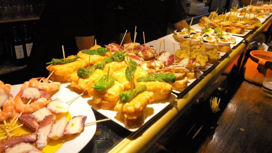 Barcelona: Tapas & Picasso Museum Guided Walking Tour - Pintxos first, with a northern Spanish accent
