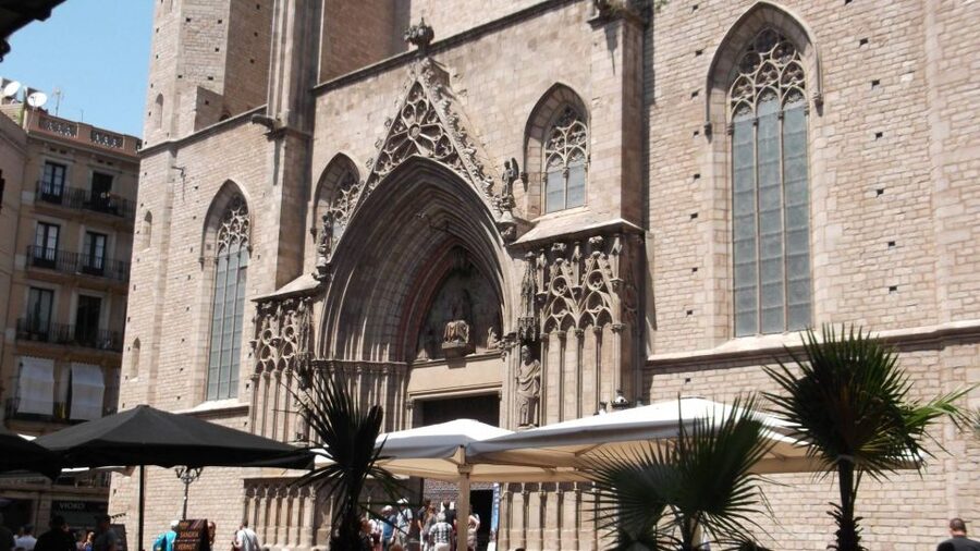 Barcelona: Tapas & Picasso Museum Guided Walking Tour - Why the guide can make or break the day