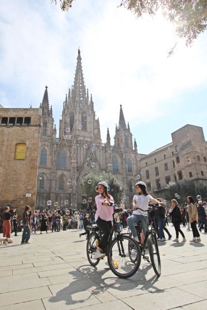 Barcelona: Tapas Tasting Tour by Regular Bike or E-Bike - What the Guide Adds to the Ride