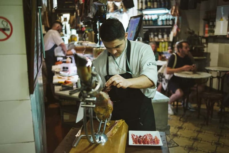 Barcelona: Tapas, Wine & History Tour of the Old Town - Key points at a glance