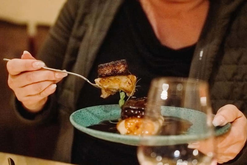 Barcelona: Tapas & Wine Tour in Born & Gothic Quarter - Stop one: Cava and small plates at Bastaix