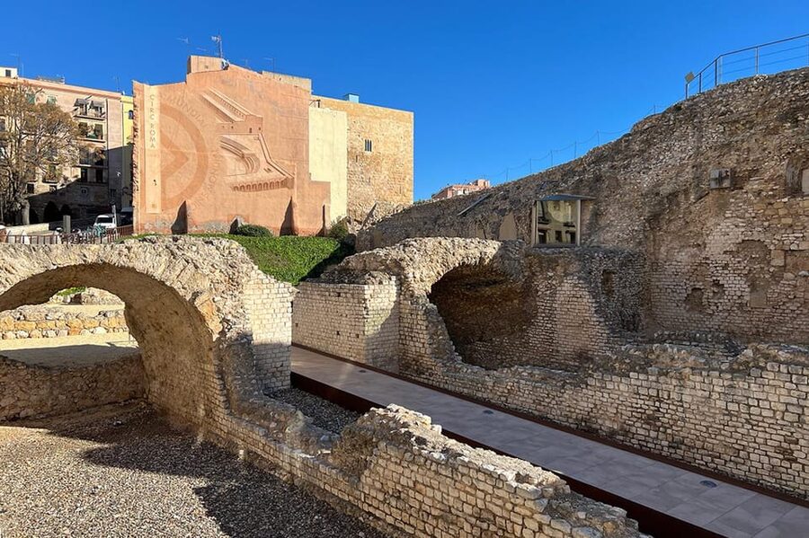 Barcelona: Tarragona & Sitges Guided Day Trip with Transfers - Is $224 per person a fair price?