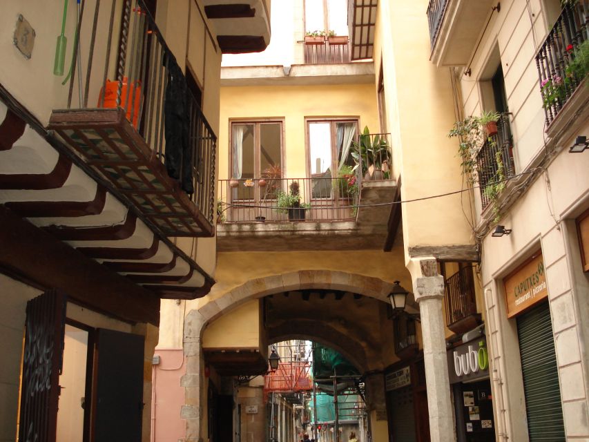 Barcelona: “The Cathedral of the Sea” Literary Walking Tour - Key points at a glance