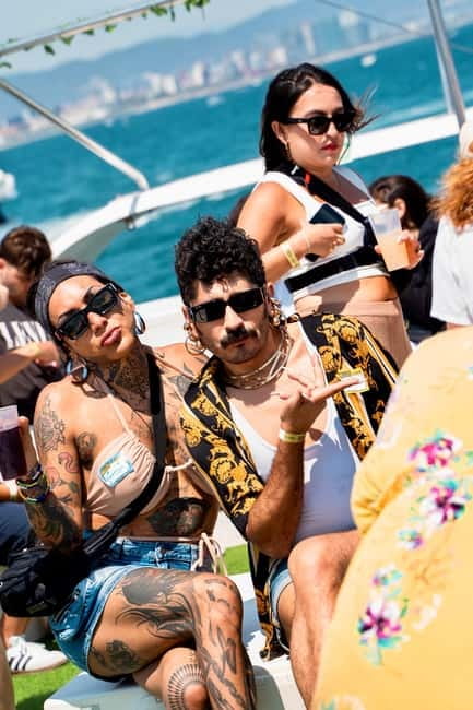 Barcelona: The Original Barcelona Boat Party - Meeting at The Coconut Club