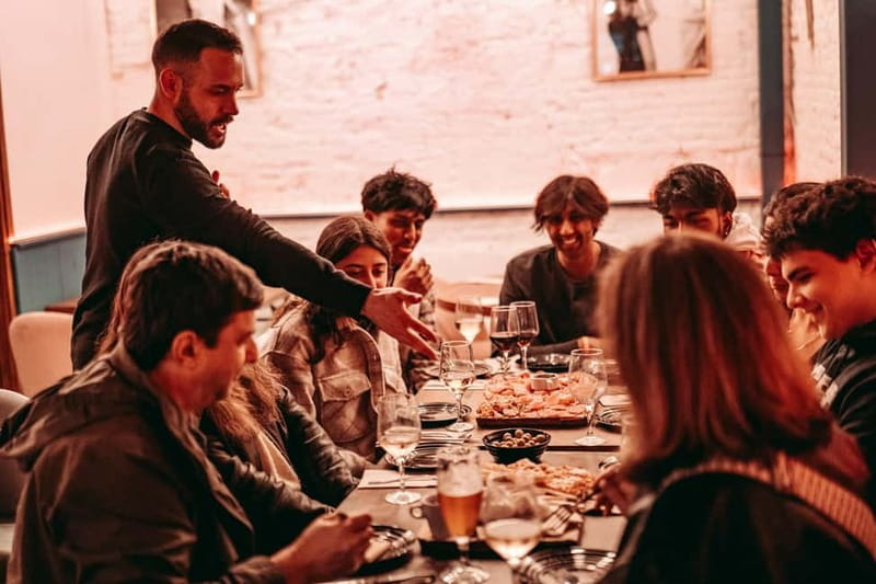 Barcelona: Tipsy Tapas & History Tour in the Gothic Quarter - Key Points At A Glance