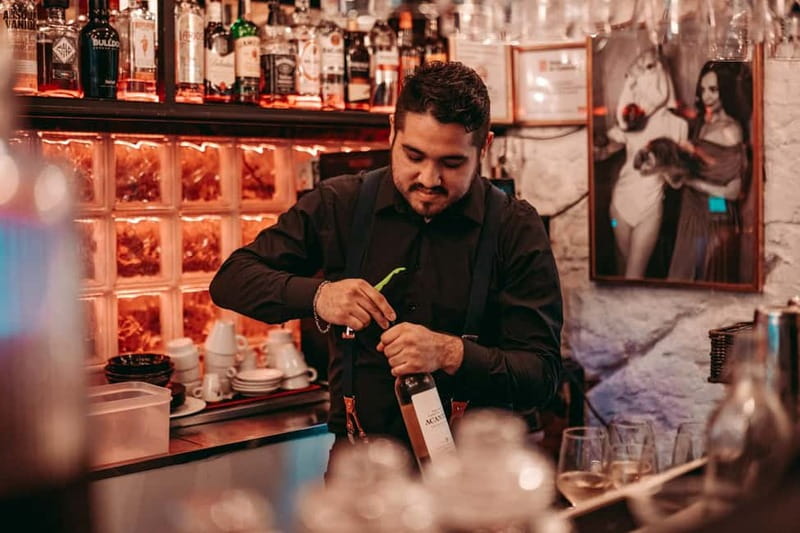 Barcelona: Tipsy Tapas & History Tour in the Gothic Quarter - Why This Tour Works So Well In Barcelona