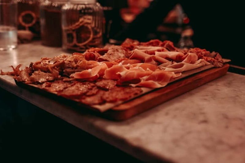 Barcelona: Tipsy Tapas & History Tour in the Gothic Quarter - The Gothic Quarter Between Bites
