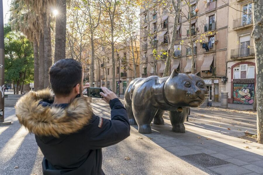 Barcelona: Walking tour with Montjuic Castle & Cable Car - Returning by cable car to El Molino