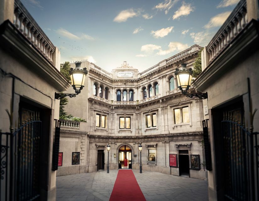 Barcelona: Wax Museum Entry Ticket - The opening sets a playful tone