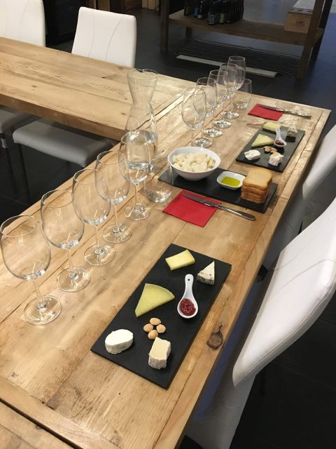 Barcelona Wine Tasting: Catalan and Spanish Wines - Learning Catalan wine in the heart of the Old Town