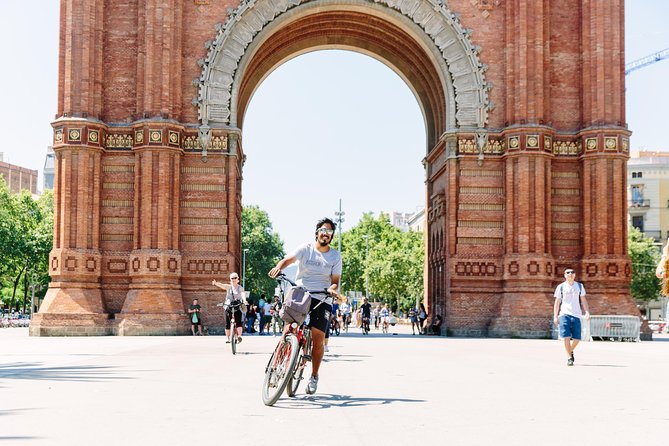 Barcelona: Wonders of Gaudi Bike Tour - What the guide adds to the ride