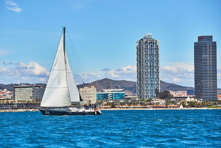 Barefoot: Private sailing cruise in Barcelona - Is $38 per person good value?