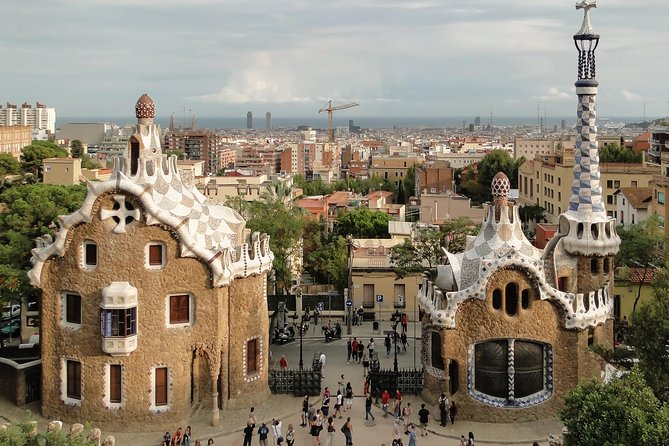 Best Gaudi Private Tour with Sagrada Familia & Park Guell in BCN - Who should book this experience