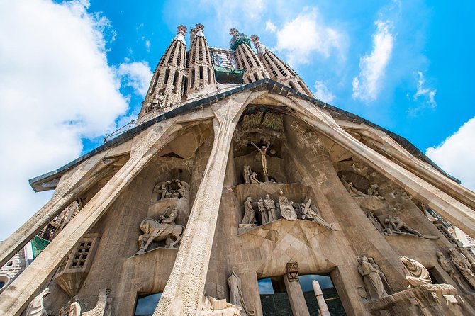Best of Barcelona Guided Tour with Port or Hotel Pick up - Central Barcelona and Plaça de Catalunya