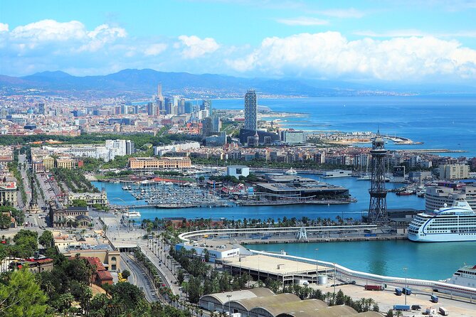 Best of Barcelona: Sagrada Familia & Park Guell Tour with Pick-up - From Las Ramblas to the waterfront