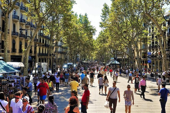 Best of Barcelona: Sagrada Familia & Park Guell Tour with Pick-up - Passeig de Gràcia and the Eixample