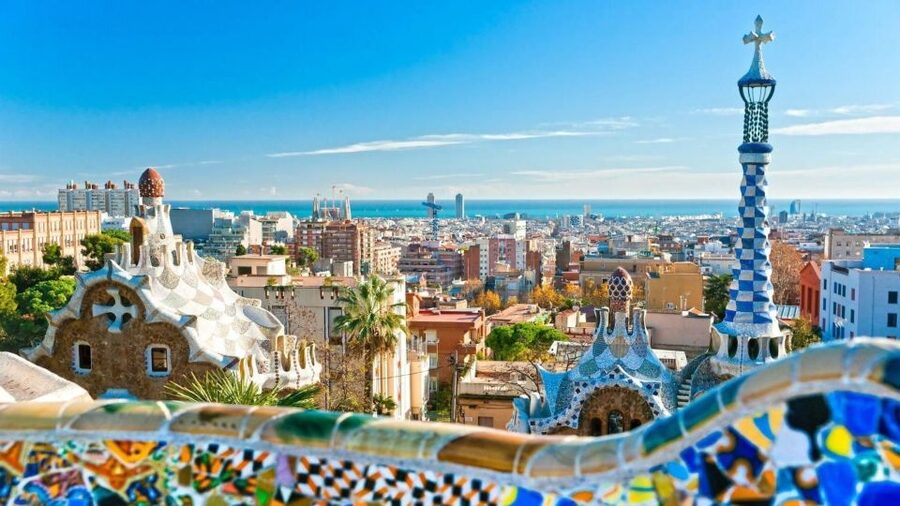 Best of Barcelona: Sagrada Familia & Park Guell with Pickup - Lunch, Paella, and a Needed Break
