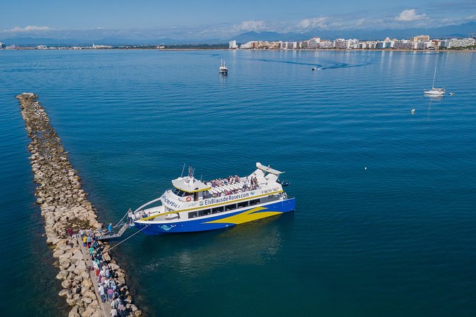 Boat Trip to Cadaqués from Roses with STOP 1:30h/2H/ in Cadaqués - Why the sea approach to Cadaqués matters