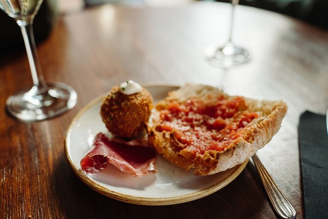 Bohemian Barcelona Neighborhood Evening Tapas & Wine Tour - Second stop: Bastaix and the broader Spanish wine picture