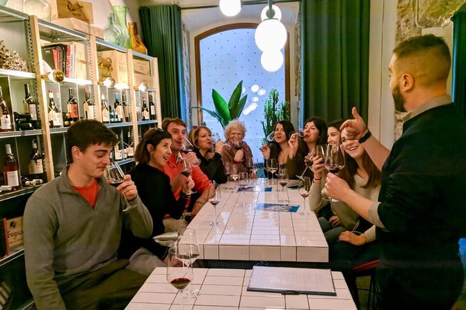 Born to Eat: Gourmet Tapas & Wine Small Group Tour in Old Barcelona - Starting with aperitifs and local conversation