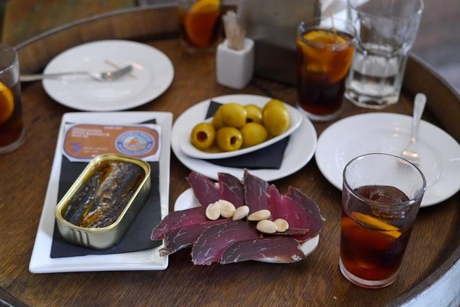 Born to Eat: Gourmet Tapas & Wine Small Group Tour in Old Barcelona - Santa Maria del Mar brings the old city into focus