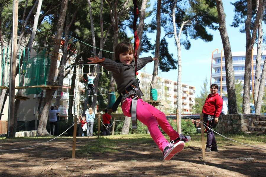 Bosc Aventura Salou: Explorer Pack - Two trips across the green-level ziplines