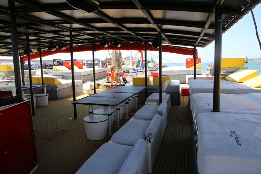 Cambrils: Catamaran Cruise with Drinks and BBQ Lunch Option - Anchoring Between Cap Salou and La Pineda