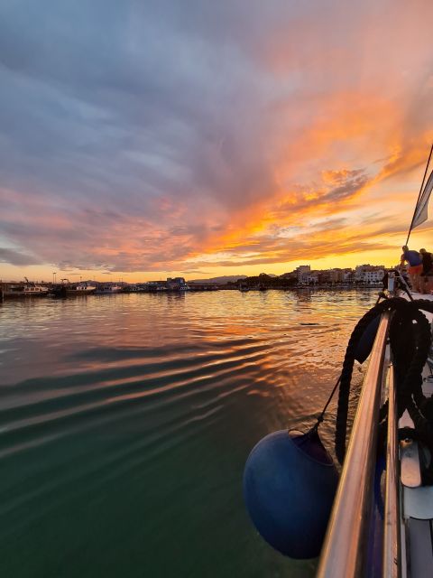 Cambrils: Costa Dorada Sunset Catamaran Cruise with Drinks - Sunset views depend on the sky