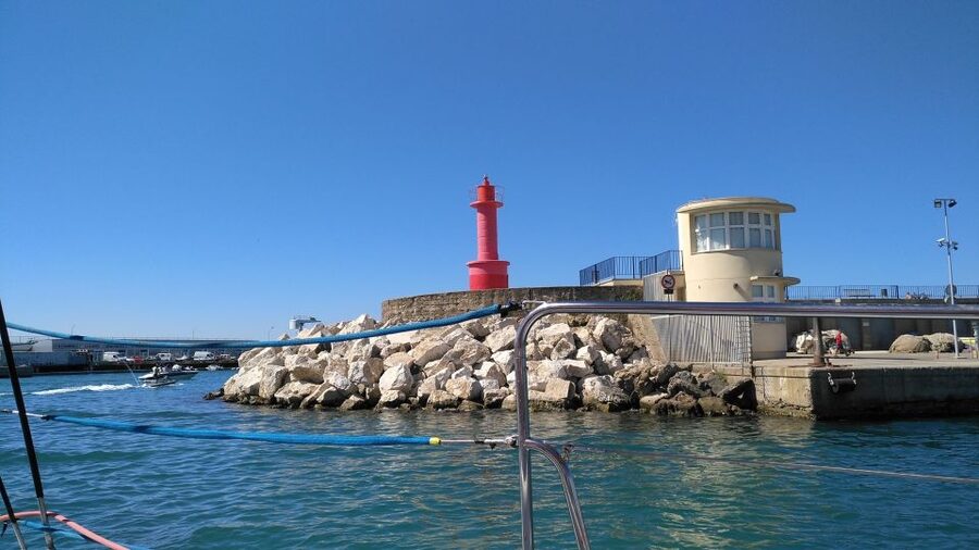 Cambrils/Salou: Coastline Catamaran 2h with drinks, pickup - Drinks included from water to cava