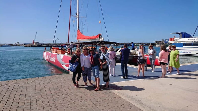 Cambrils/Salou: Coastline Catamaran 2h with drinks, pickup - Who will enjoy this cruise most?