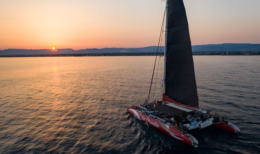 Cambrils: Sunset Catamaran Cruise with Drinks - Key points to know before booking