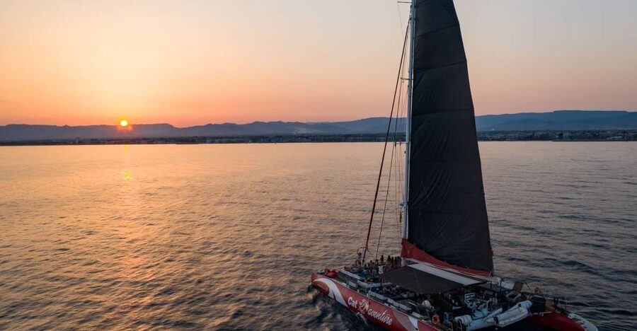Cambrils: Sunset Catamaran Cruise with Drinks - The first 45 minutes: coastal views and settling in