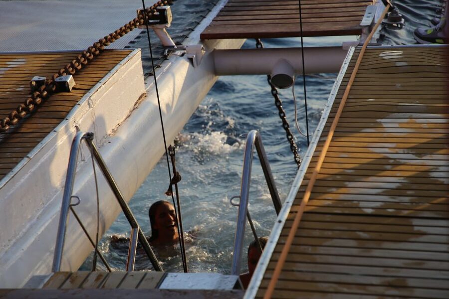 Cambrils: Sunset Catamaran Cruise with Drinks - The Montroig swim stop depends on the sea