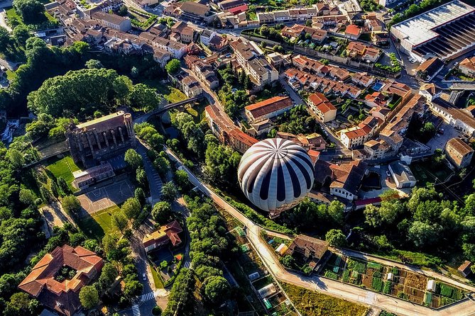 Catalonia Hot Air Balloon Ride and Breakfast over the Volcanoes of la Garrotxa - Seeing the youngest volcano in la Garrotxa