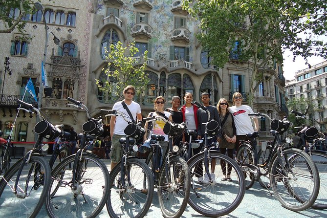 City Center Bike Tour in Barcelona - Through El Raval and the old city
