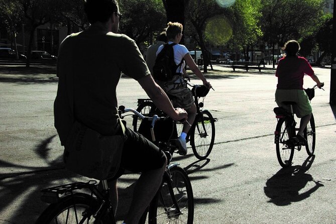 City Center Bike Tour in Barcelona - Arc de Triomf and Parc de la Ciutadella