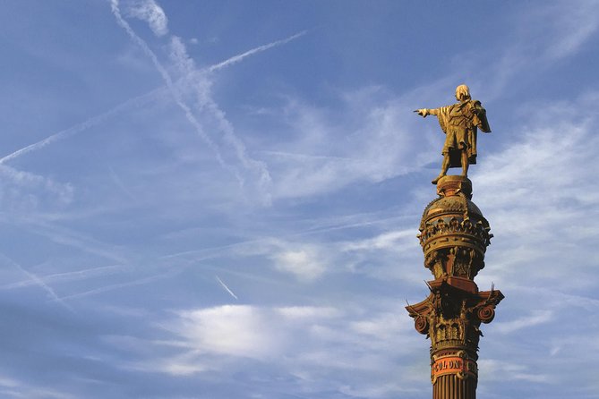 Columbus Monument Lookout: Scenic Ramblas, Sea and Montjuïc Views - Entering the 60-meter Columbus Monument