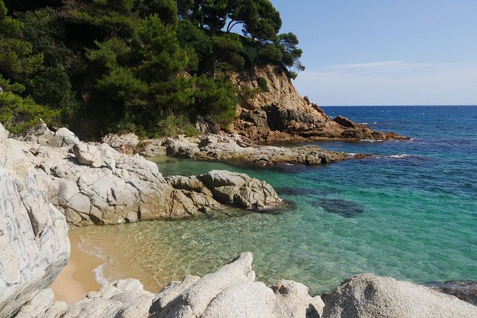 Costa Brava and Empuries Small Group Tour with Hotel Pick-Up and Boat Ride - L’Estartit is the launch point for the sea