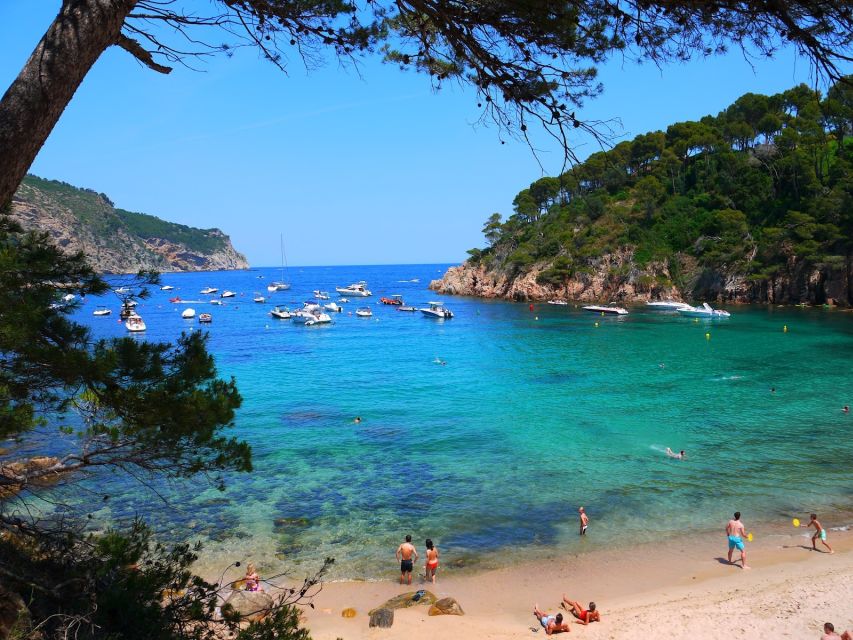 Costa Brava: Boat Ride and Tossa Visit with Hotel Pickup - Lloret de Mar: a quick look before the boat