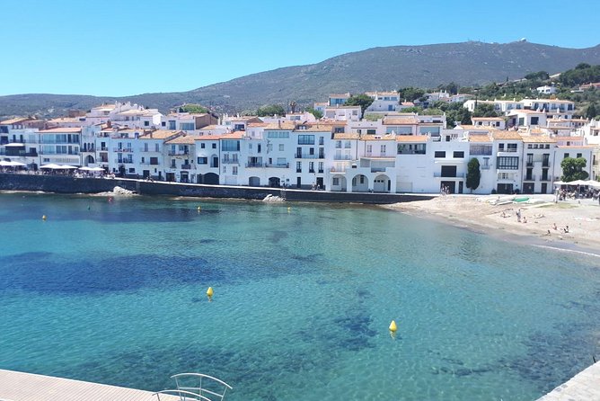 Dalí Museum and Costa Brava Small Group Tour from Girona - What the small group changes
