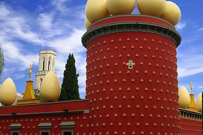 Dalí Museum and Costa Brava Small Group Tour from Girona - The guides are part of the value