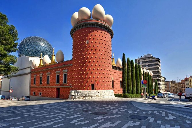Dalí & Wine | Premium Private Tour with Coastal or Girona Add-On - Figueres and the Dalí Theatre-Museum