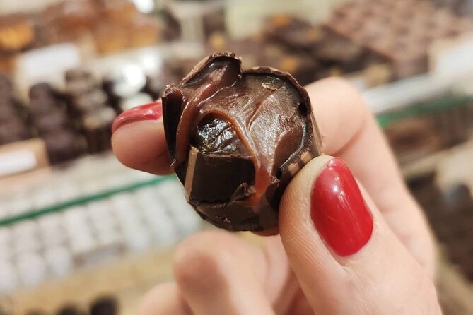 Delicious Chocolate Tour Barcelona - Timing, meeting point, and cancellation advice