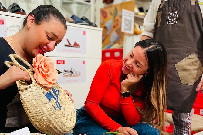 Design and Craft a Raffia Bag in Barcelona - Key points at a glance