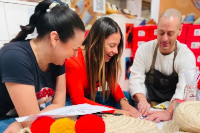 Design and Craft a Raffia Bag in Barcelona - Cava, snacks, and a social atmosphere