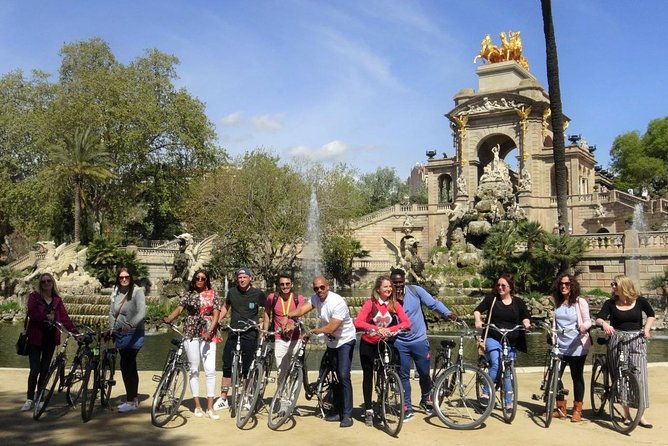 E-Bike Barcelona Highlights & Park Guell in Small Group - Parc de la Ciutadella: a green pause