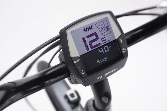 E-Bike tour in Barcelona with English Guide - The first part of the ride: getting comfortable in traffic