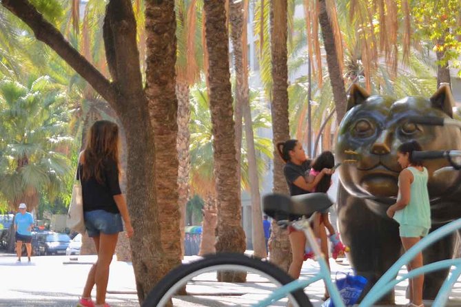 E-Bike tour in Barcelona with English Guide - Guide quality and the style of commentary