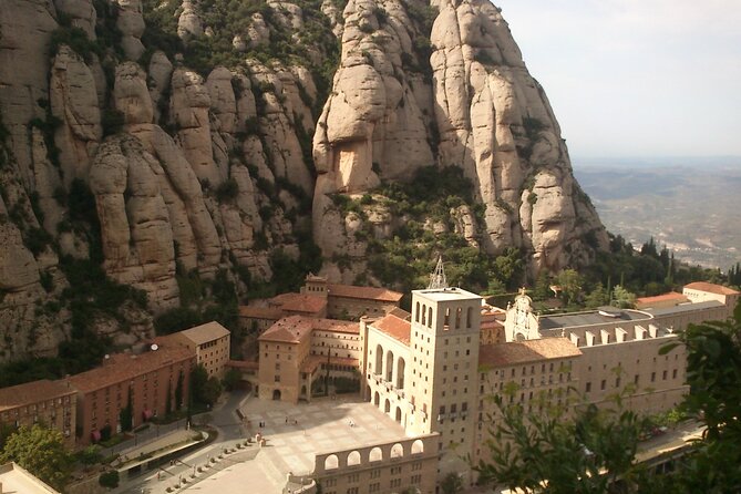 Easy Montserrat: Half Day Trip from Barcelona - Meeting at Barcelona North Station at 9:00 a.m.