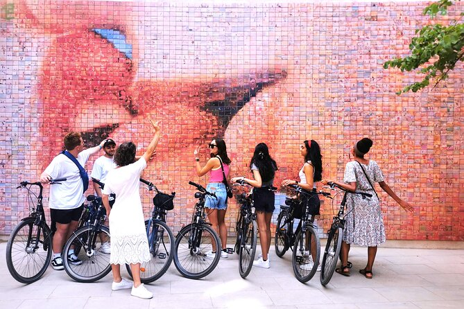 Eco-friendly Barcelona Bike Tour from a Local Perspective - Eight to Ten Stops Through Barcelona’s Oldest Streets